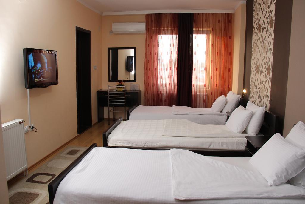 Garni Hotel Rile Men Ni Habitación foto