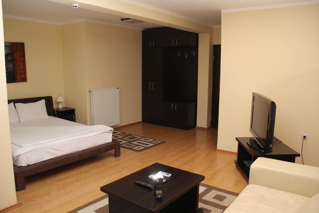 Garni Hotel Rile Men Ni Habitación foto